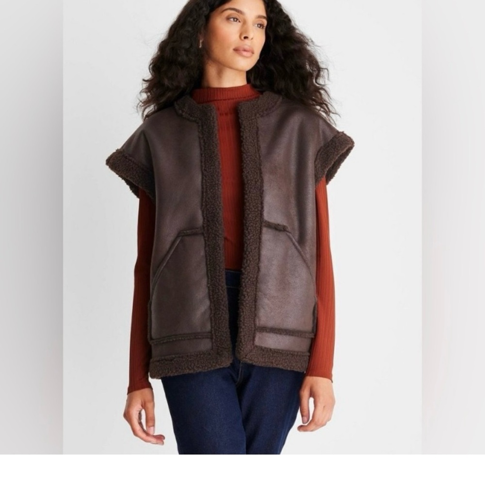 NWT Future Collective Faux Shearling Vest - Picture 1 of 4